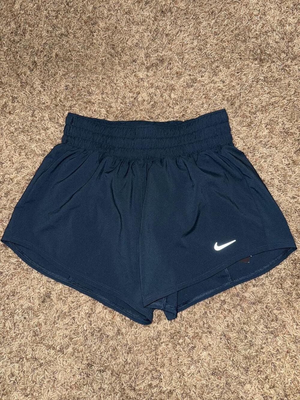 Nike One Women's Dri-FIT Mid-Rise 3" Brief-Lined Shorts Sample